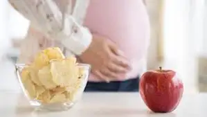 Top 10 food items and beverages that one must completely avoid during pregnancy. 