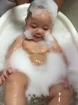 10 Ways to Turn Baby Bath Time From Tears to Giggles